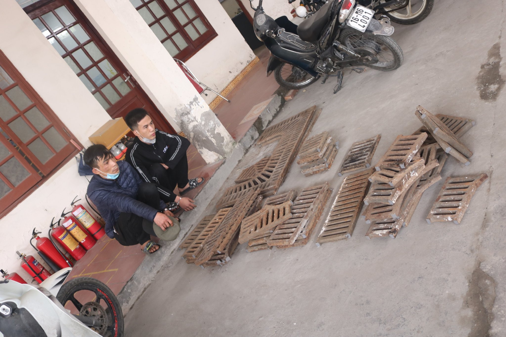 Công an phường Đông Hải 1(Hải An) :Bắt nhóm trộm cắp tấm gang bảo vệ gốc cây